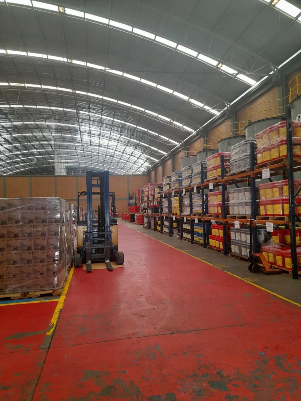 Bodega en arriendo en Parque Industrial San Jorge, Madrid, 3978 m² · foto 7 de 9