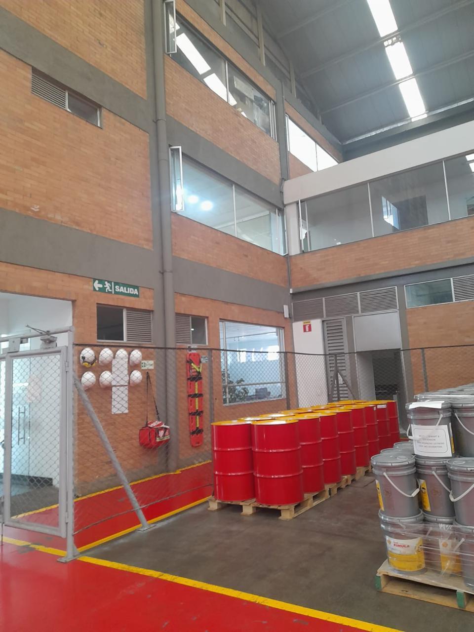 Bodega en arriendo en Parque Industrial San Jorge, Madrid, 3978 m² · foto 9 de 9