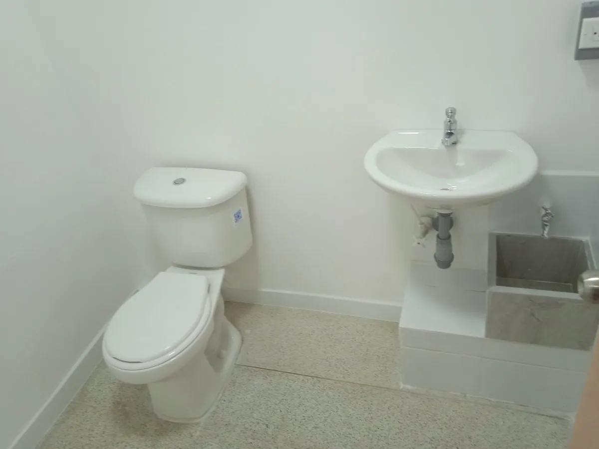Local en arriendo en Centro Administrativo, Medellín, 85 m² · foto 23 de 24