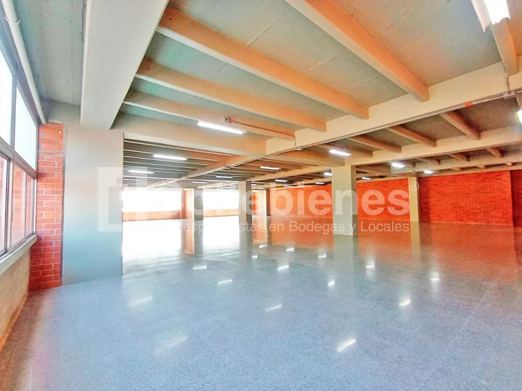 Local en arriendo en Santa Fe, Medellín, 277 m² · foto 2 de 18