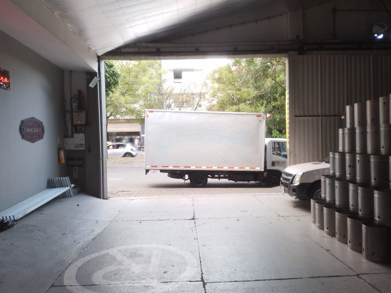 Bodega en venta en Primavera, Envigado, 512 m² · foto 2 de 10