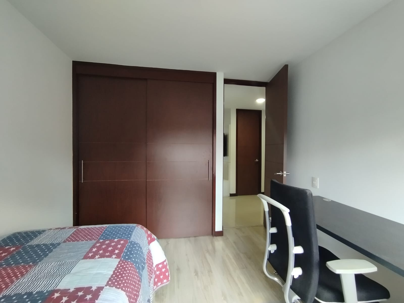 Apartamento de 3 alcobas en arriendo en Castropol, Medellín, 116 m² · foto 12 de 17