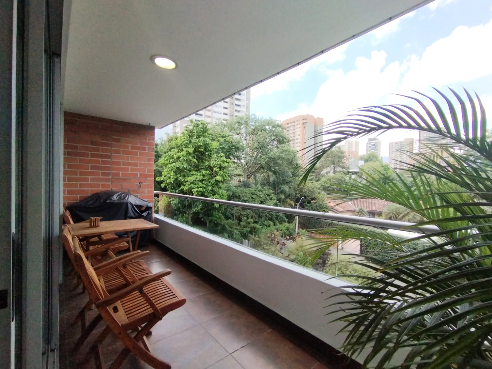 Apartamento de 3 alcobas en arriendo en Castropol, Medellín, 116 m² · foto 16 de 17