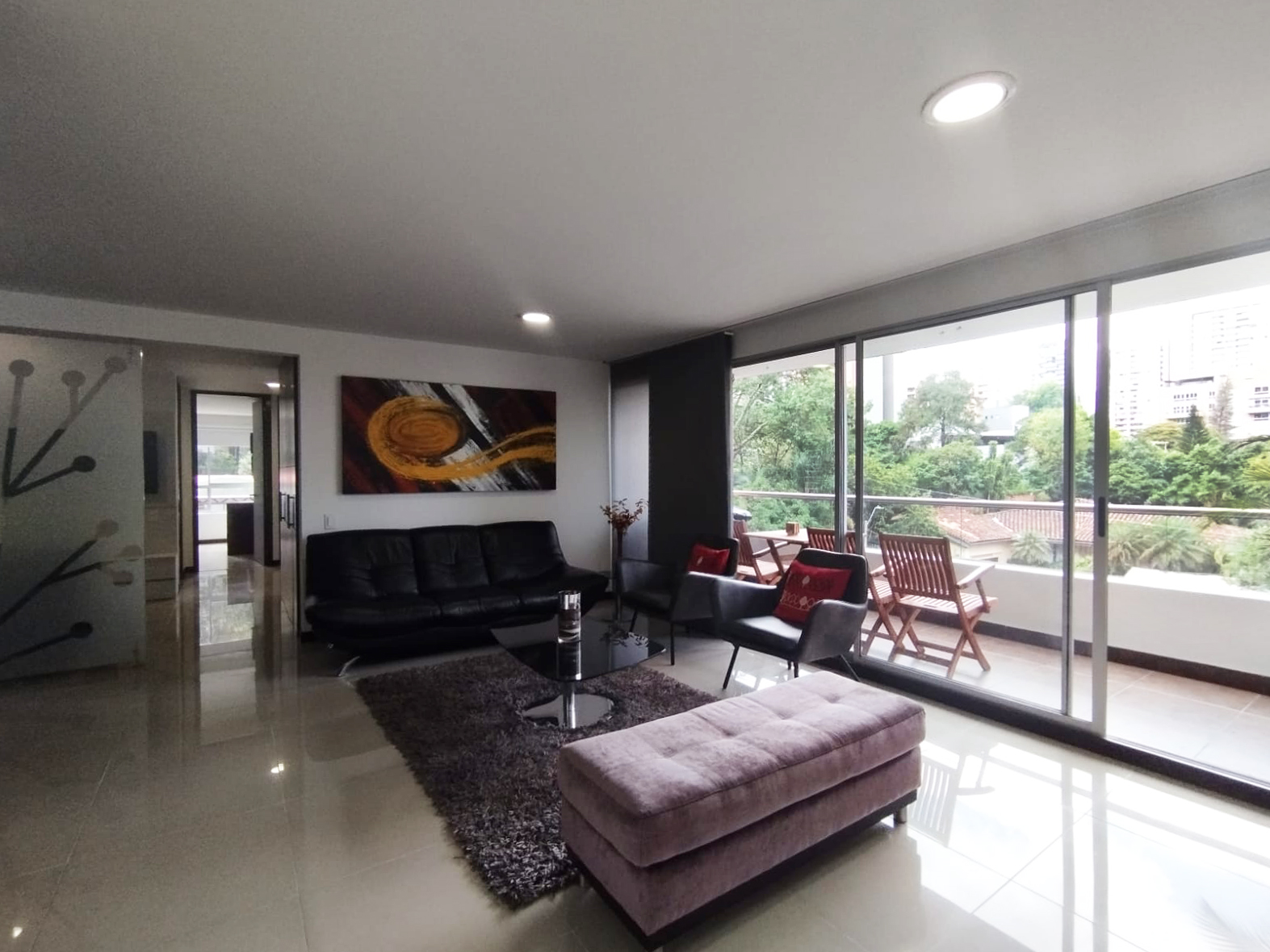 Apartamento de 3 alcobas en arriendo en Castropol, Medellín, 116 m² · foto 2 de 17