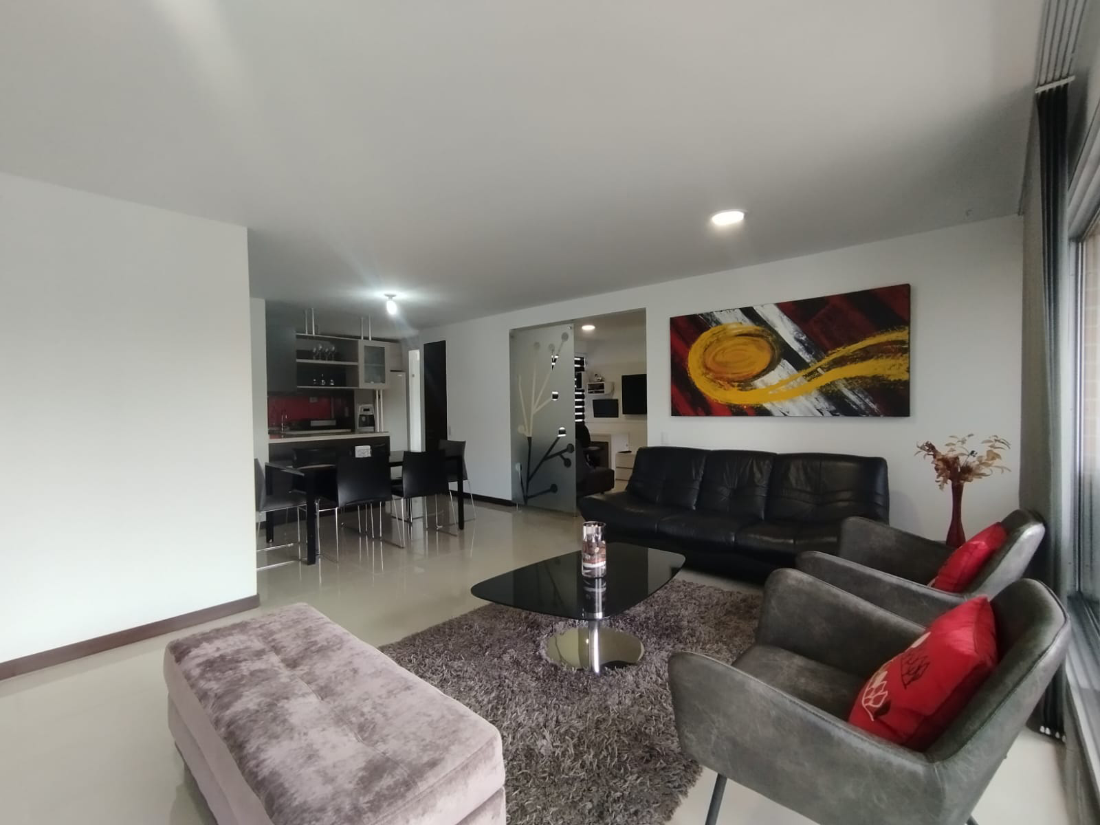 Apartamento de 3 alcobas en arriendo en Castropol, Medellín, 116 m² · foto 3 de 17