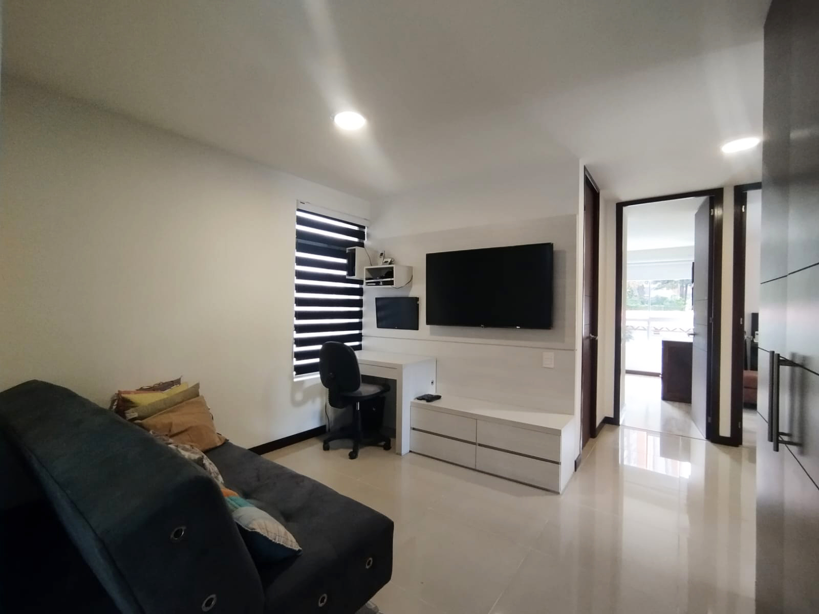 Apartamento de 3 alcobas en arriendo en Castropol, Medellín, 116 m² · foto 9 de 17