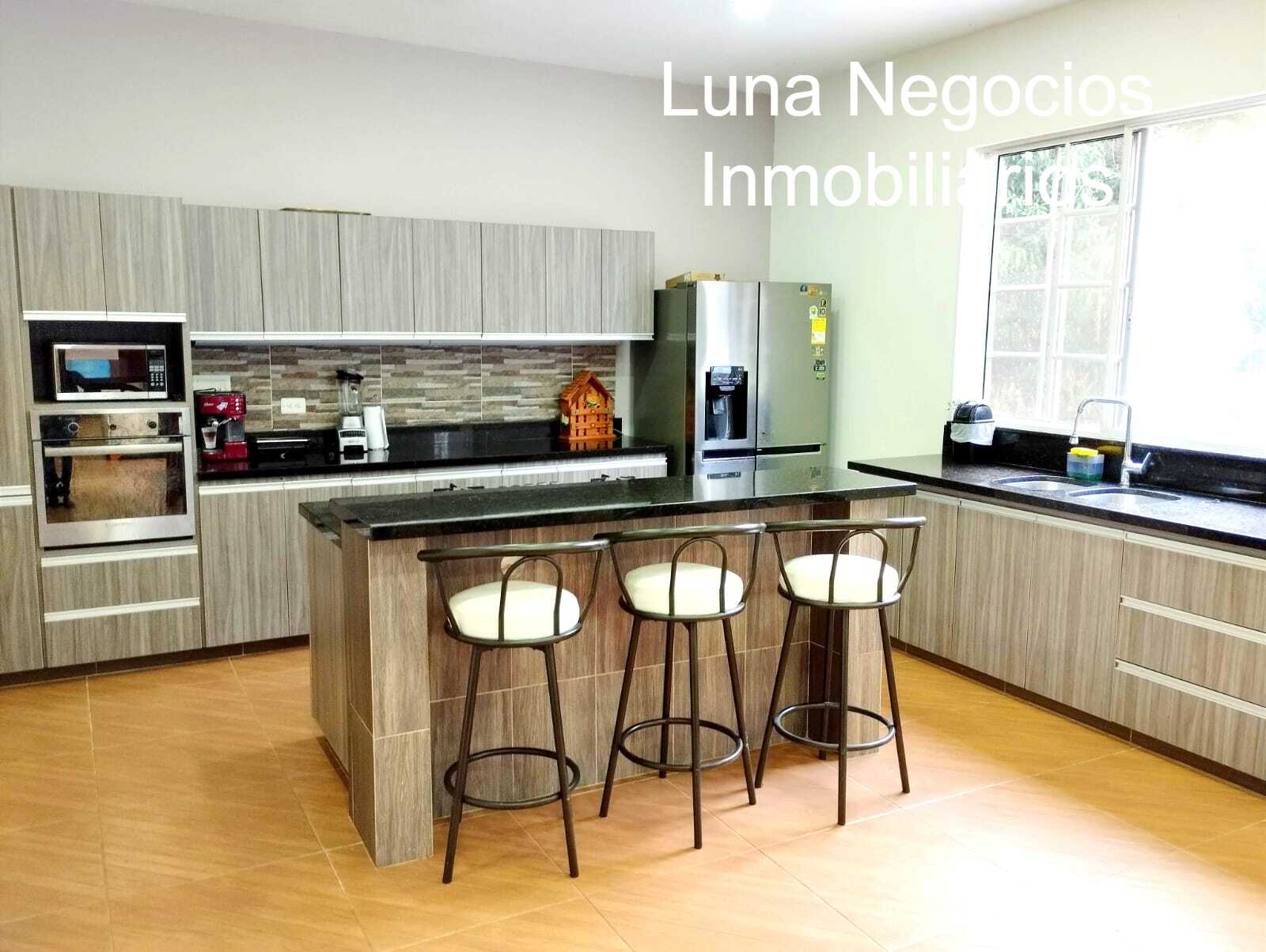 Casa de 7 alcobas en venta en Ruitoque Bajo, Girón, 370 m² · foto 17 de 24