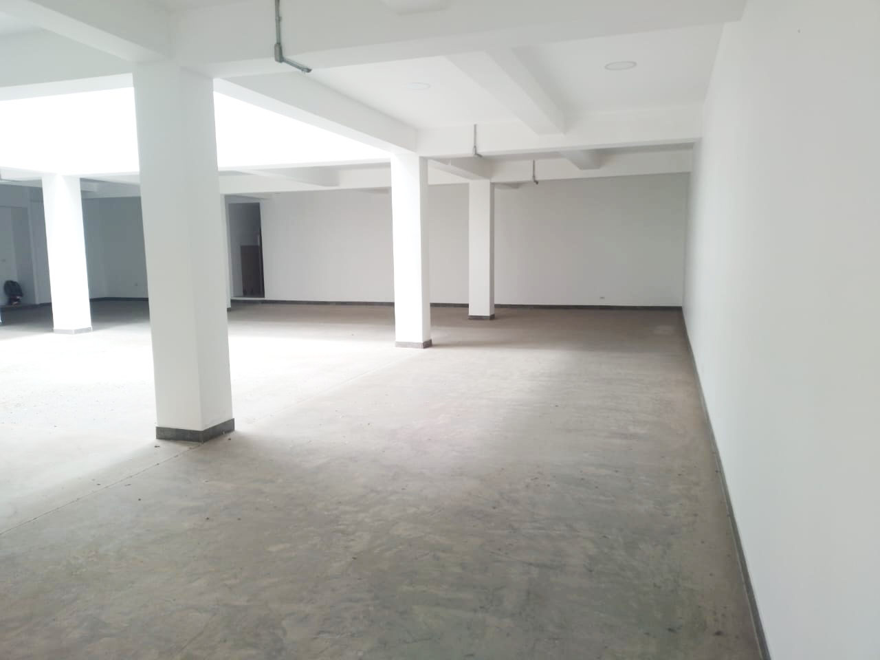 Oficina en arriendo en La Candelaria, Medellín, 566 m² · foto 2 de 20