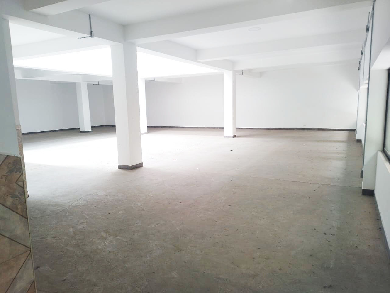 Oficina en arriendo en La Candelaria, Medellín, 566 m² · foto 3 de 20