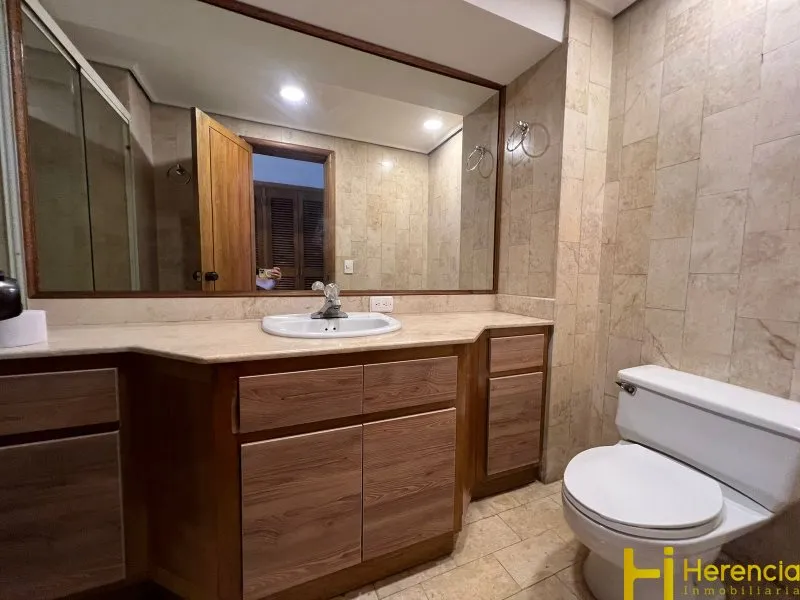 Apartamento de 3 alcobas en venta en San Lucas, Medellín, 366 m² · foto 11 de 24