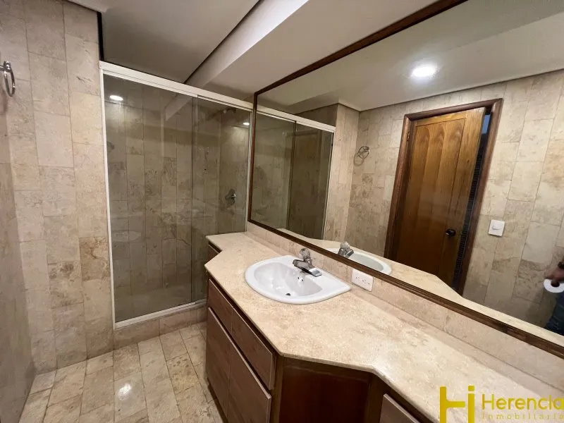 Apartamento de 3 alcobas en venta en San Lucas, Medellín, 366 m² · foto 13 de 24