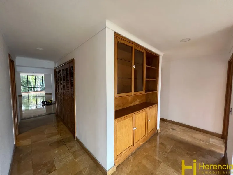 Apartamento de 3 alcobas en venta en San Lucas, Medellín, 366 m² · foto 18 de 24
