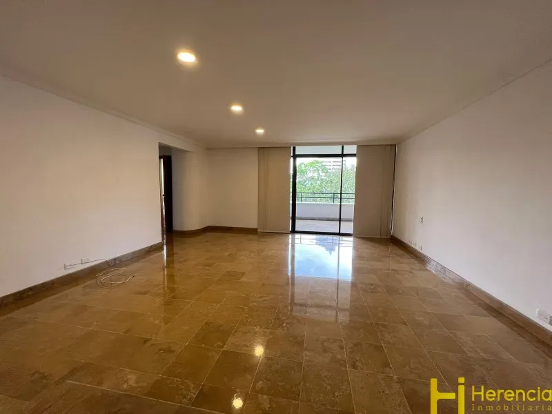 Apartamento de 3 alcobas en venta en San Lucas, Medellín, 366 m² · foto 19 de 24