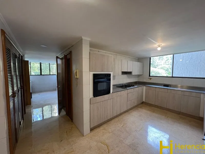Apartamento de 3 alcobas en venta en San Lucas, Medellín, 366 m² · foto 23 de 24