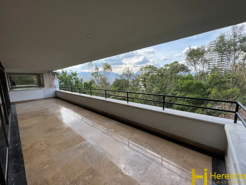 Apartamento de 3 alcobas en venta en San Lucas, Medellín, 366 m² · foto 2 de 24