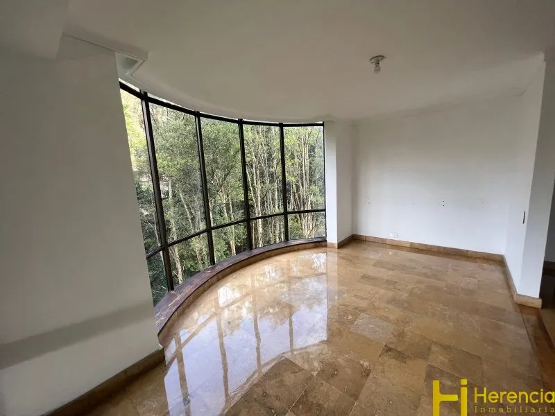 Apartamento de 3 alcobas en venta en San Lucas, Medellín, 366 m² · foto 3 de 24