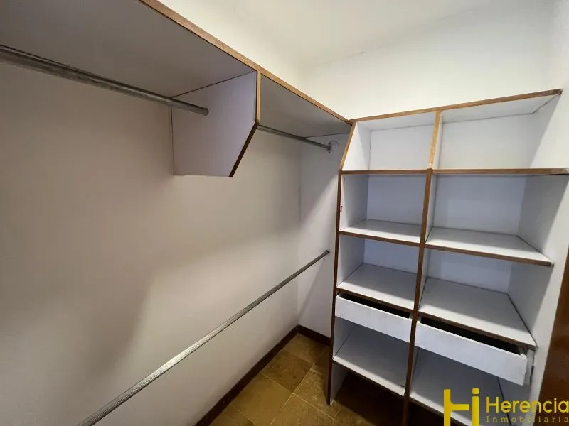 Apartamento de 3 alcobas en venta en San Lucas, Medellín, 366 m² · foto 9 de 24