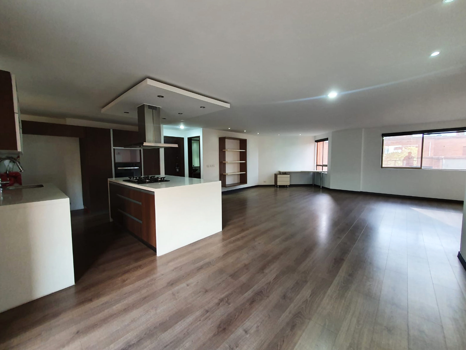 Apartamento en arriendo en Castropol, Medellín · foto 2 de 13