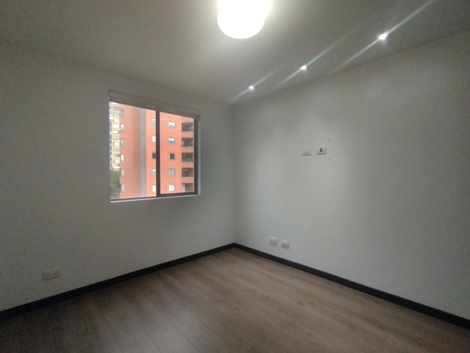 Apartamento en arriendo en Castropol, Medellín · foto 9 de 13