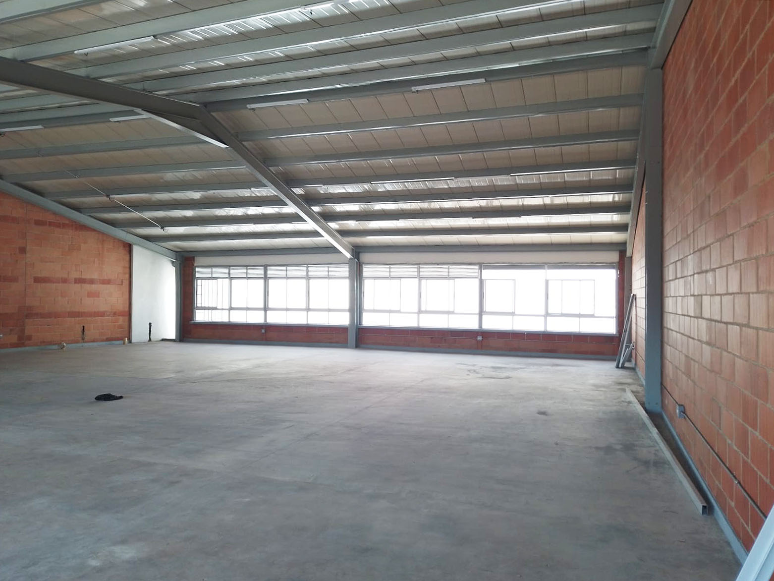 Local en arriendo en Simon Bolivar, Medellín, 260 m² · foto 4 de 12