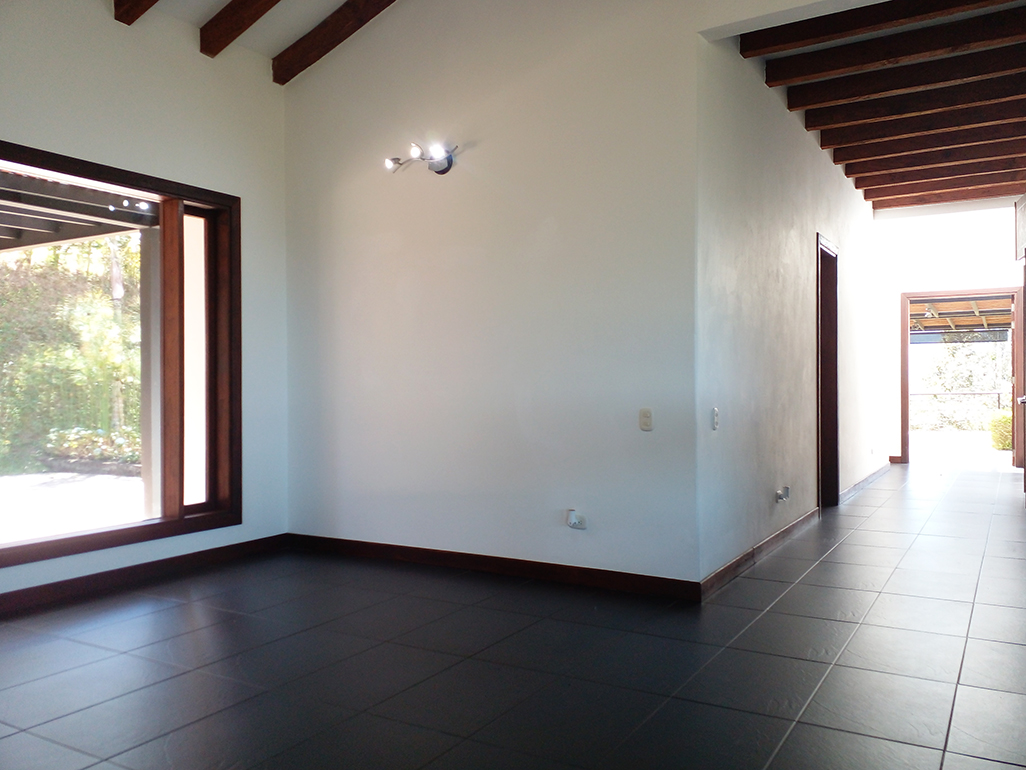 Casa de 3 alcobas en arriendo en El Retiro, 387 m² · foto 3 de 19