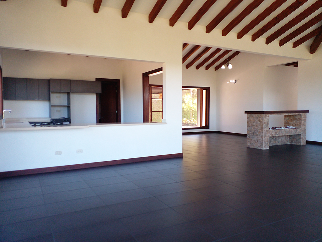 Casa de 3 alcobas en arriendo en El Retiro, 387 m² · foto 4 de 19