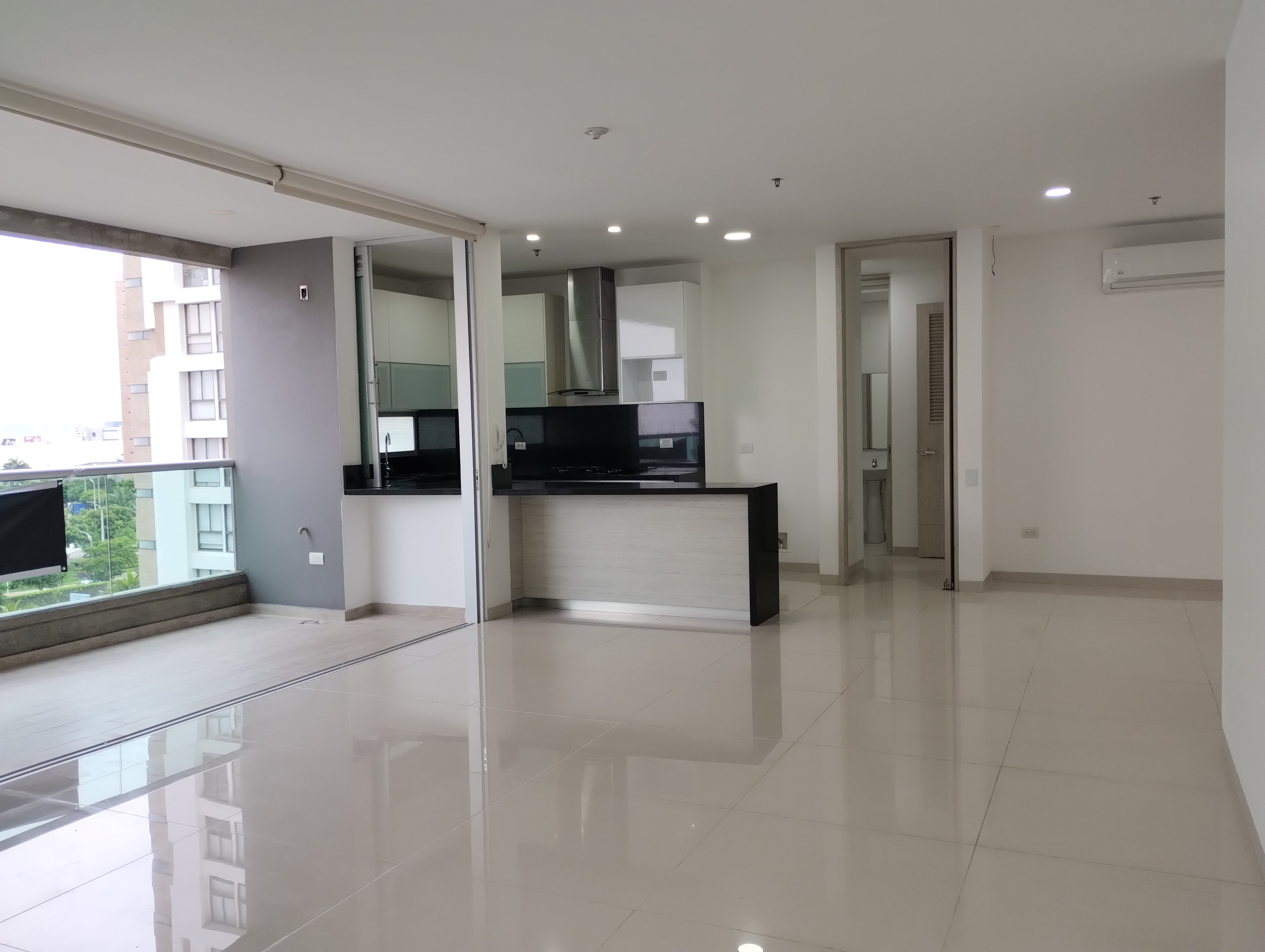 Apartamento de 3 alcobas en arriendo en Ub. Altos De Parque, Barranquilla, 154 m² · foto 2 de 16