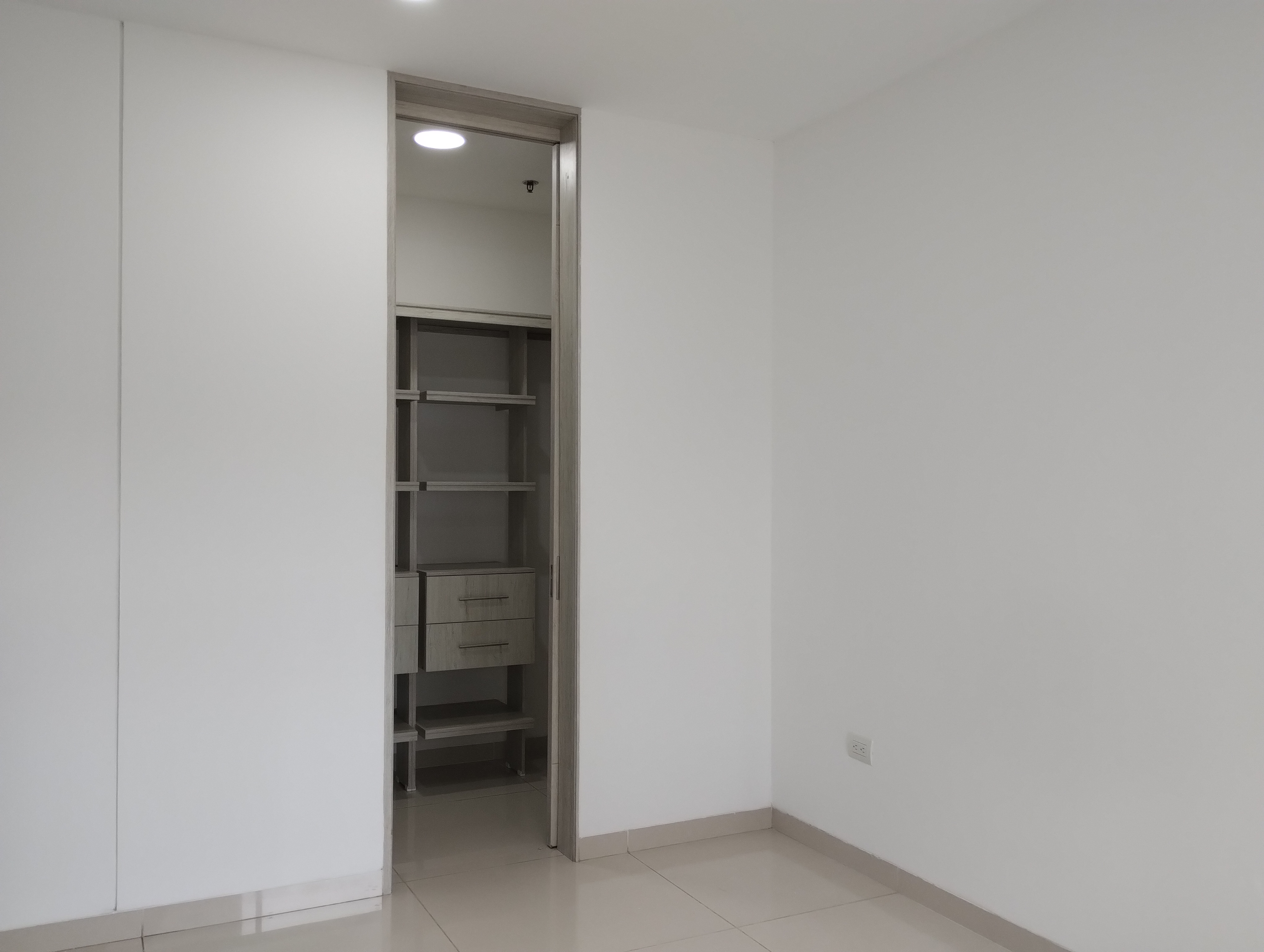Apartamento de 3 alcobas en arriendo en Ub. Altos De Parque, Barranquilla, 154 m² · foto 3 de 16