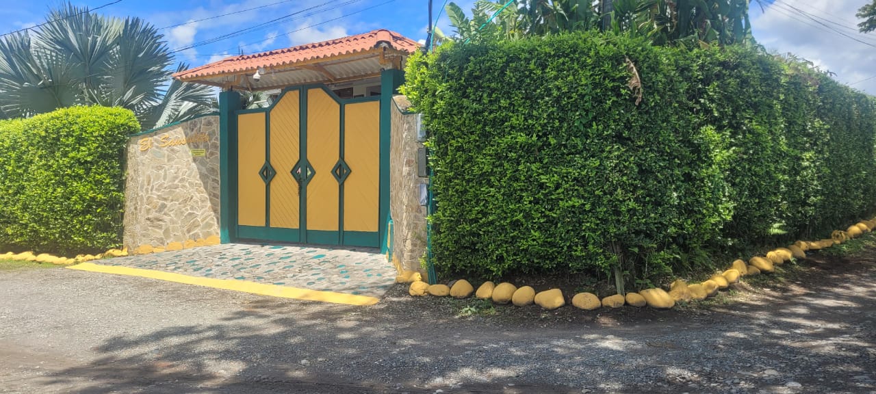 Casa de 6 alcobas en venta en Puerto Espejo, Armenia, 300 m² · foto 2 de 24