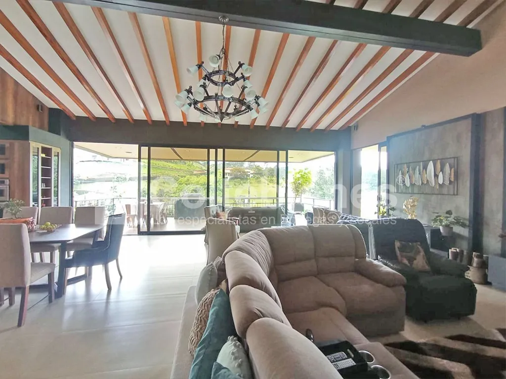 Casa de 4 alcobas en venta en Santa Ana, Rionegro, 375 m² · foto 3 de 24