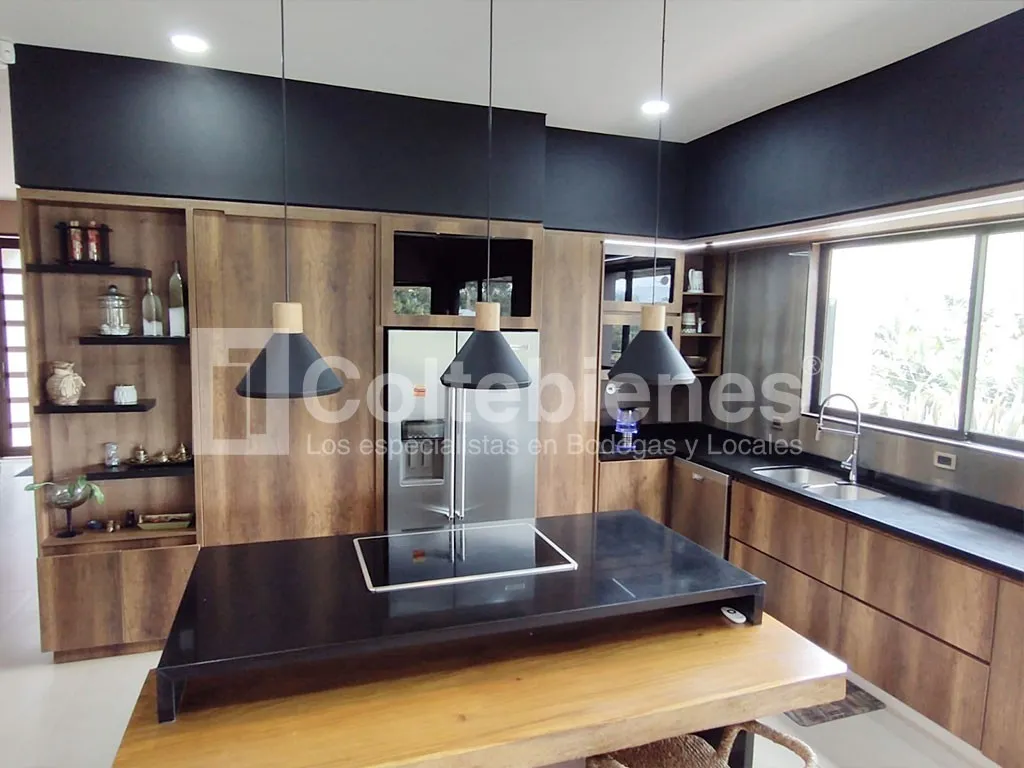 Casa de 4 alcobas en venta en Santa Ana, Rionegro, 375 m² · foto 4 de 24