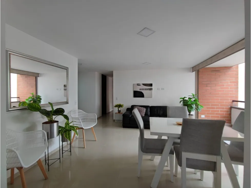 Apartamento de 2 alcobas en venta en Las Lomitas, Sabaneta, 80 m² · foto 2 de 18