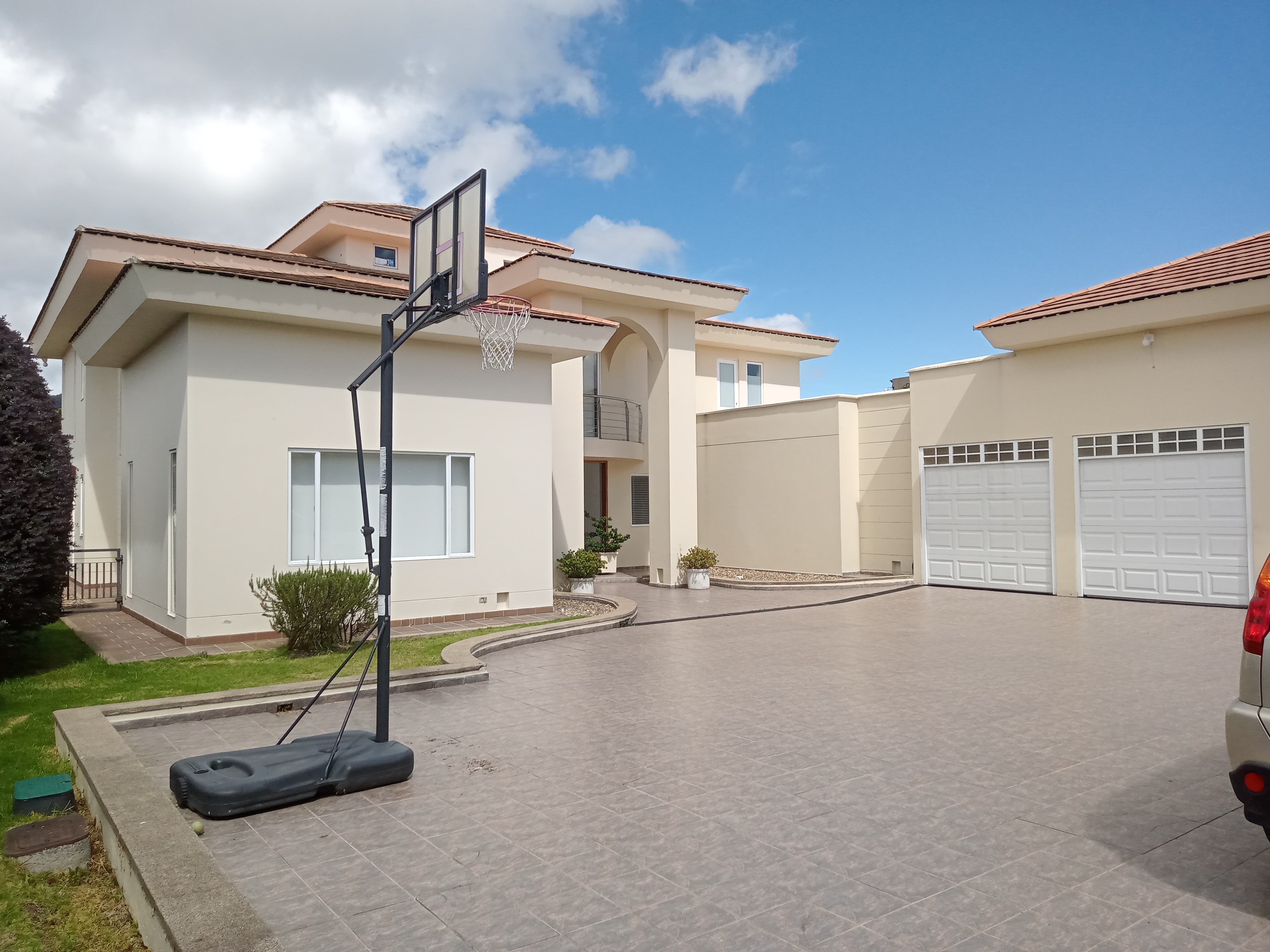 Casa en venta en San Simón, Bogotá · foto 2 de 24