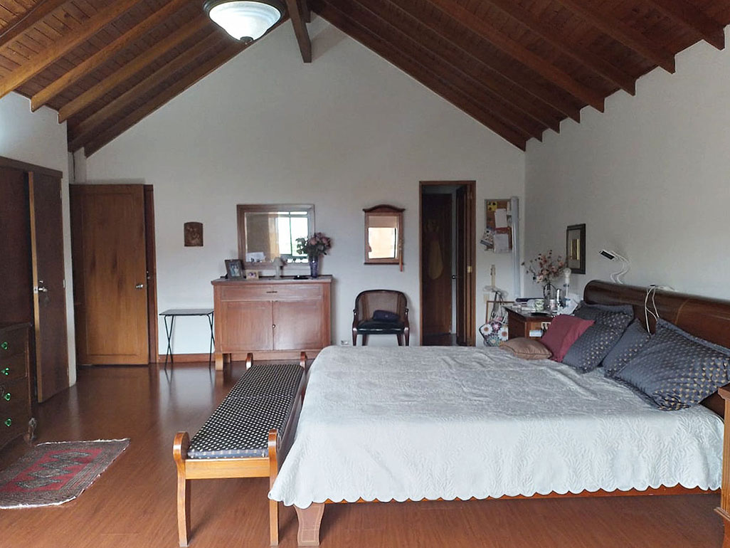 Casa de 4 alcobas en venta en Los Naranjos, Envigado, 281 m² · foto 10 de 19