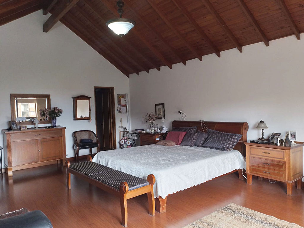 Casa de 4 alcobas en venta en Los Naranjos, Envigado, 281 m² · foto 8 de 19