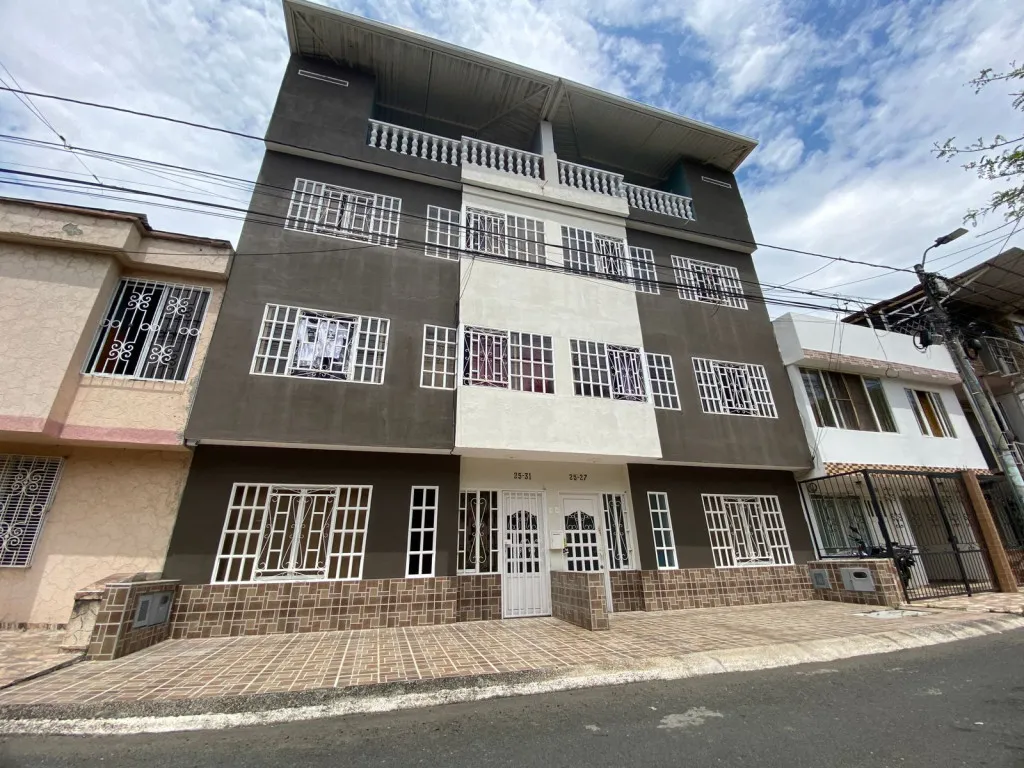 Edificio en venta en Las Americas, Palmira, 684 m² · foto 2 de 24