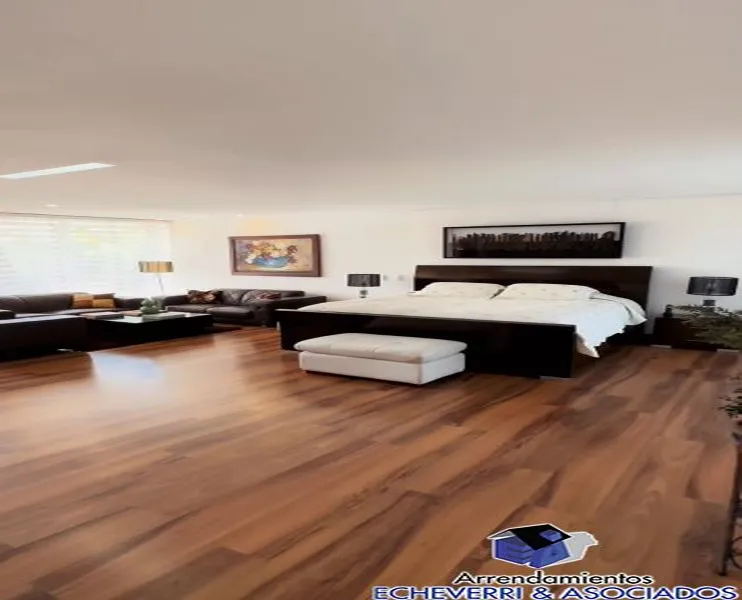 Casa en venta en Zona Centro, Envigado · foto 2 de 18