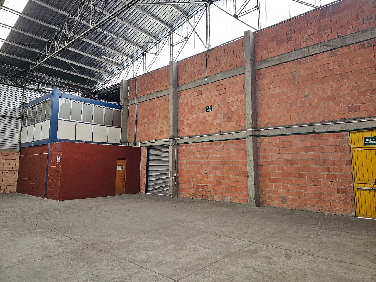 Bodega en arriendo en Zona Centro, Madrid, 1600 m² · foto 5 de 10