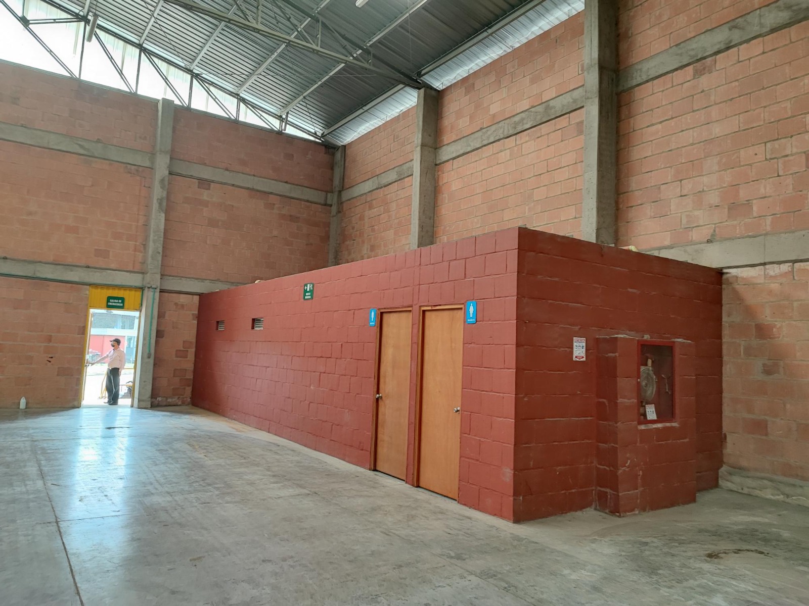 Bodega en arriendo en Zona Centro, Madrid, 1600 m² · foto 8 de 10