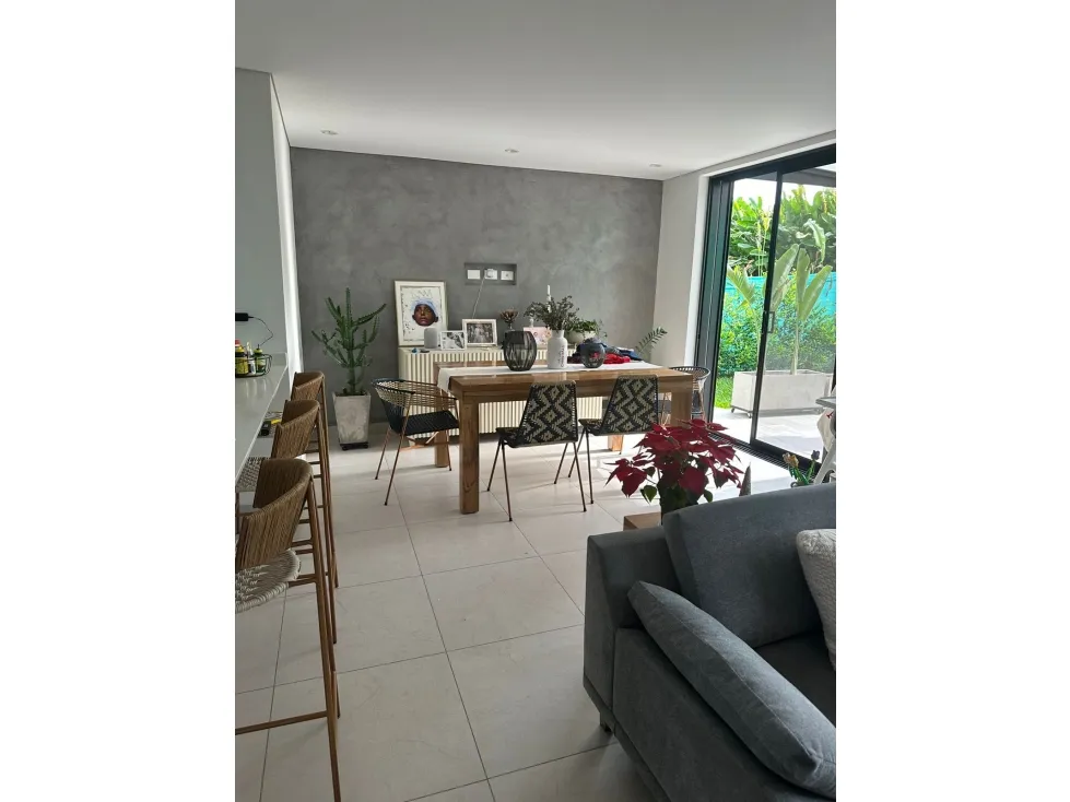 Casa de 3 alcobas en venta en Vía El Caimo, Armenia, 250 m² · foto 2 de 24