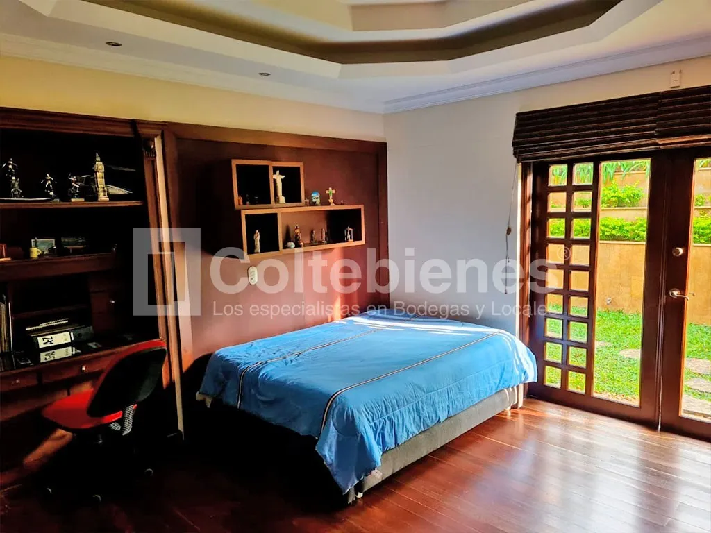 Casa de 5 alcobas en venta en El Castillo, Medellín, 650 m² · foto 12 de 24