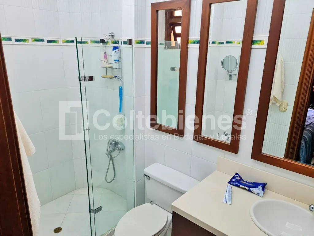 Casa de 5 alcobas en venta en El Castillo, Medellín, 650 m² · foto 17 de 24