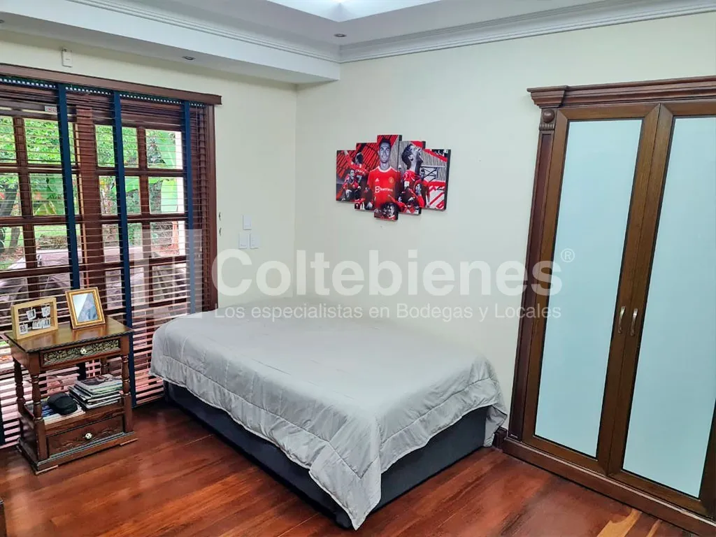 Casa de 5 alcobas en venta en El Castillo, Medellín, 650 m² · foto 18 de 24