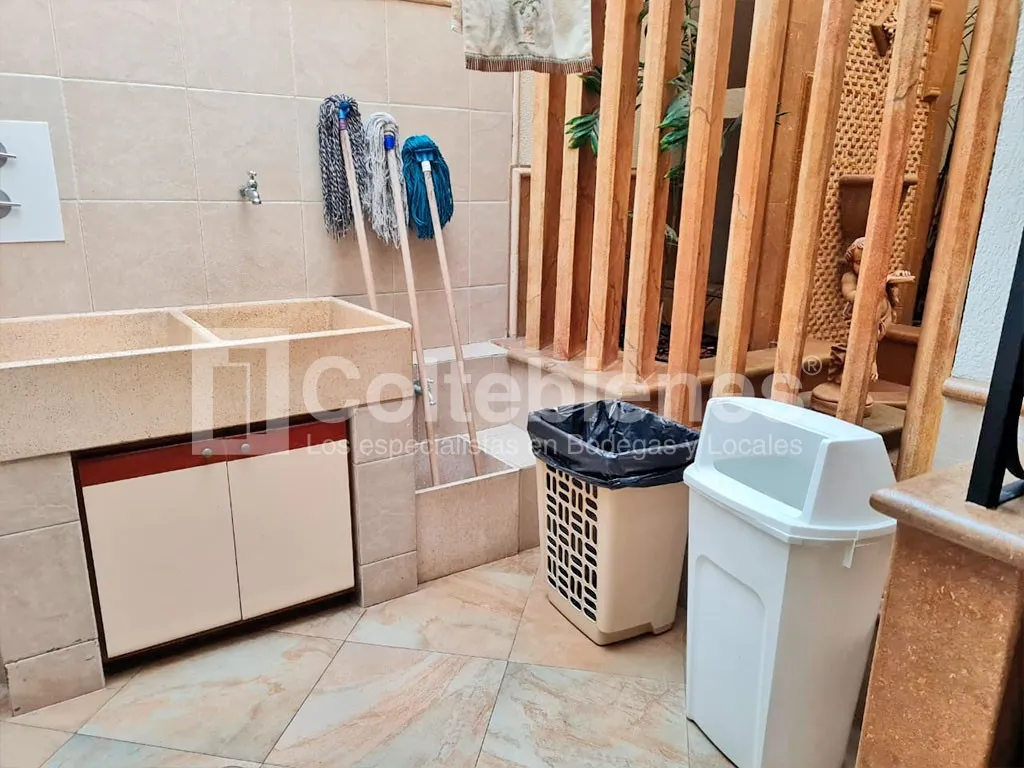 Casa de 5 alcobas en venta en El Castillo, Medellín, 650 m² · foto 23 de 24