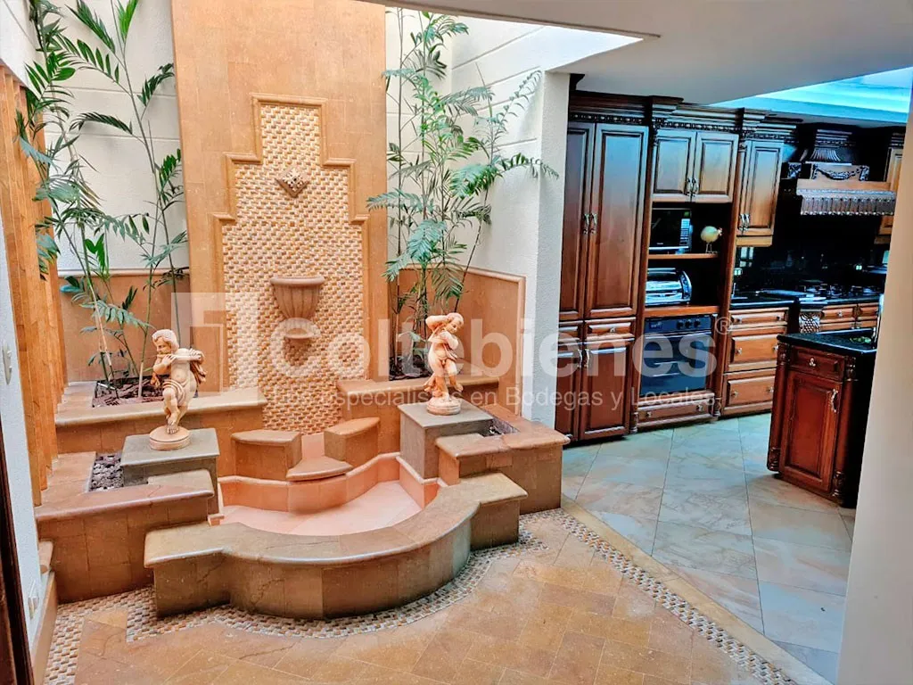 Casa de 5 alcobas en venta en El Castillo, Medellín, 650 m² · foto 5 de 24
