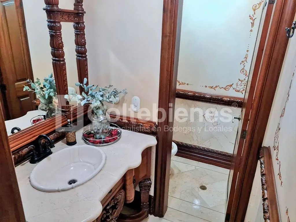 Casa de 5 alcobas en venta en El Castillo, Medellín, 650 m² · foto 7 de 24