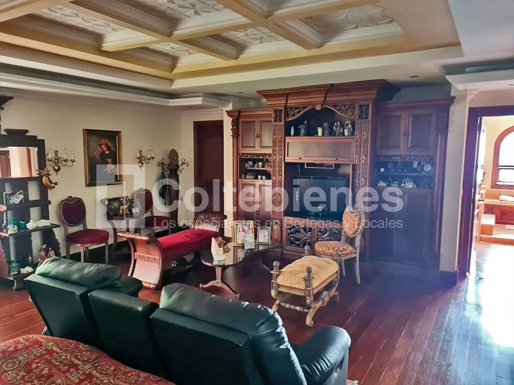 Casa de 5 alcobas en venta en El Castillo, Medellín, 650 m² · foto 10 de 24