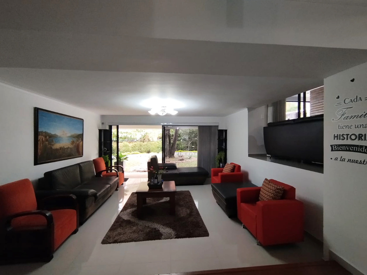 Apartamento en arriendo en Castropol, Medellín · foto 3 de 20