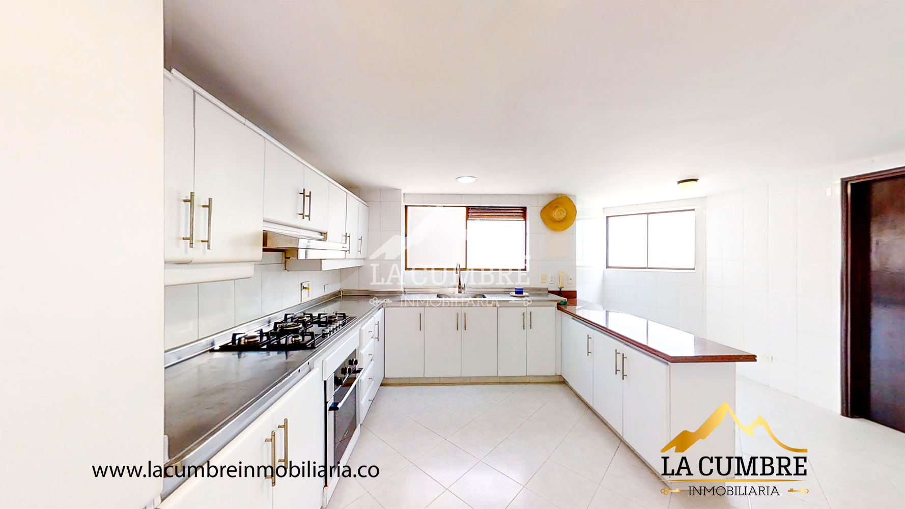 Apartamento de 3 alcobas en arriendo en Los Balsos, Medellín, 210 m² · foto 7 de 14