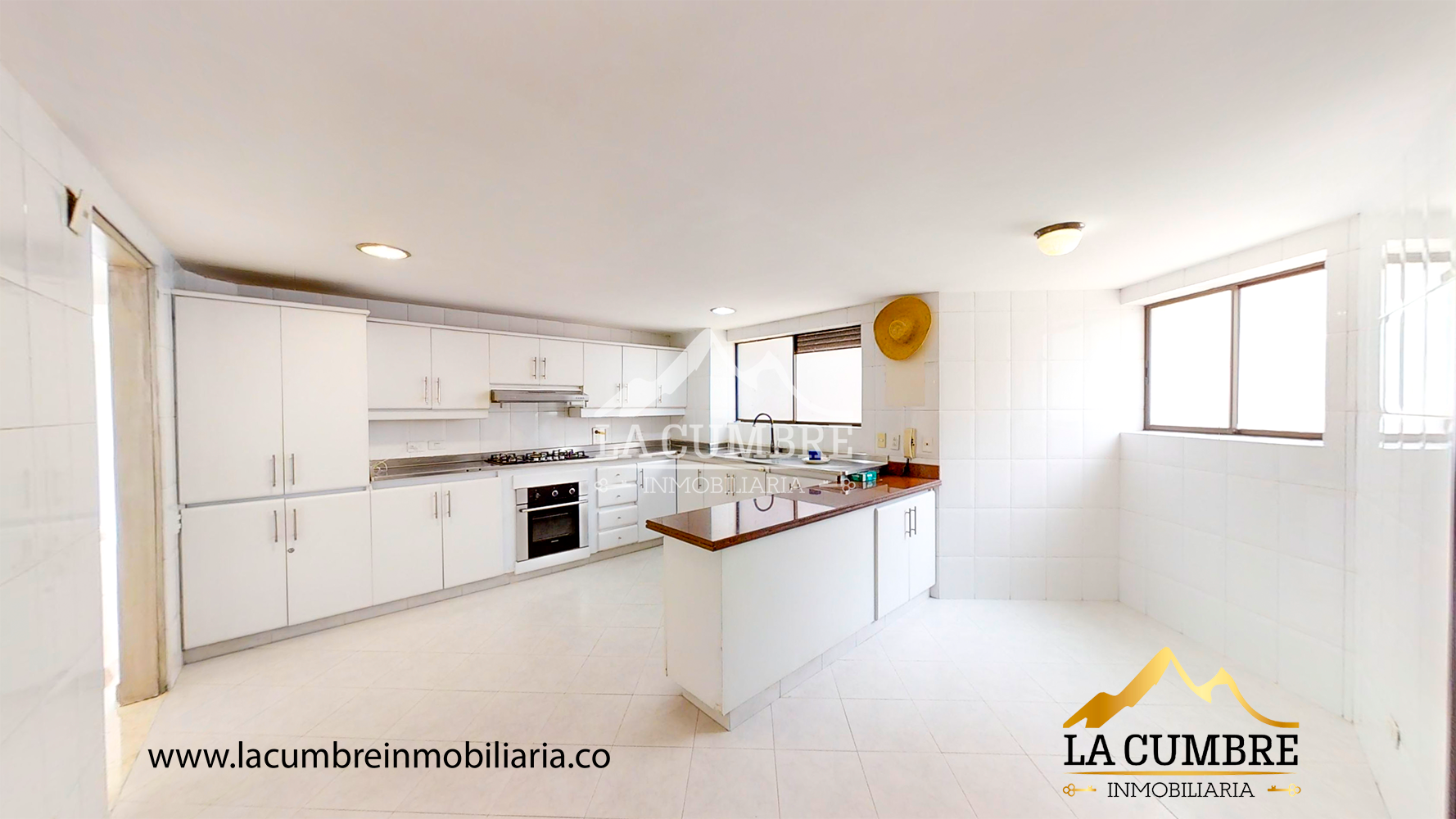 Apartamento de 3 alcobas en arriendo en Los Balsos, Medellín, 210 m² · foto 8 de 14